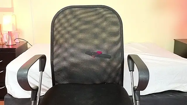 Snapshot of TokyoSky chatting on March 9, 2026, 10:02 pm TokyoSky online show from March 9, 2026, 10:02 pm