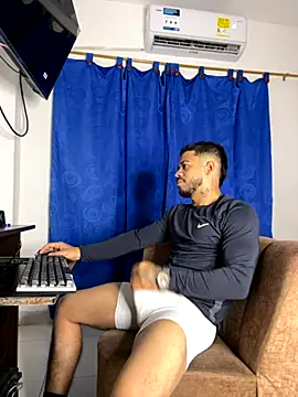 Snapshot of Kylian_Alessandro chatting on November 12, 2025, 5:00 am Kylian Alessandro online show from November 12, 2025, 5:00 am