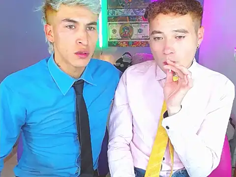 Snapshot of Latin_boysxxxx chatting on October 26, 2025, 1:17 am Latin boysxxxx online show from October 26, 2025, 1:17 am