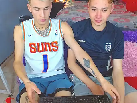 Snapshot of Latin_boysxxxx chatting on November 15, 2025, 11:31 pm Latin boysxxxx online show from November 15, 2025, 11:31 pm