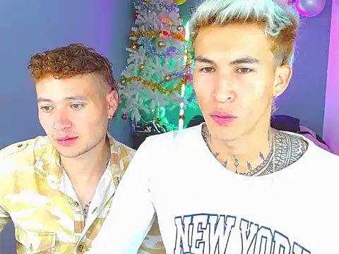 Snapshot of Latin_boysxxxx chatting on November 6, 2025, 12:25 am Latin boysxxxx online show from November 6, 2025, 12:25 am