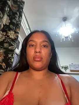 CocoRaexx online show from November 18, 2025, 4:21 pm