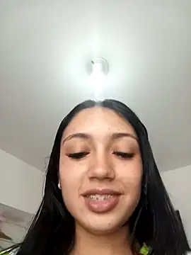 Arianaa Toro online show from November 17, 2025, 7:40 pm