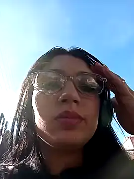 Arianaa Toro online show from November 12, 2025, 1:15 pm