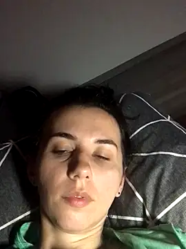 oliviya mur online show from November 1, 2025, 11:31 pm