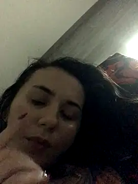 oliviya mur online show from October 31, 2025, 3:36 am