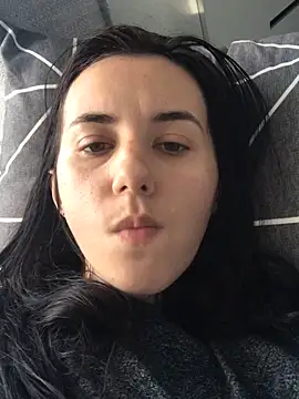 oliviya mur online show from November 1, 2025, 11:04 am