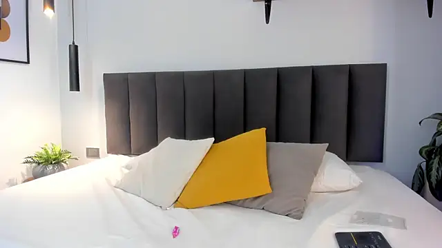 Snapshot of AilanaCortes chatting on October 31, 2025, 12:02 pm AilanaCortes online show from October 31, 2025, 12:02 pm