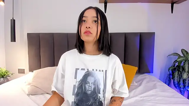 Snapshot of AilanaCortes chatting on November 1, 2025, 12:21 pm AilanaCortes online show from November 1, 2025, 12:21 pm