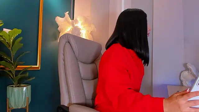 Rashel Frost  online show from March 18, 2026, 5:25 pm