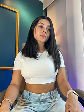 Rashel Frost  online show from July 6, 2026, 7:38 pm
