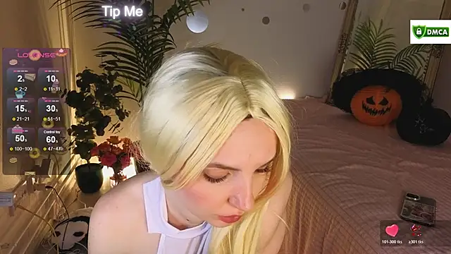 Snapshot of cute_cake chatting on October 29, 2025, 12:42 am cute cake online show from October 29, 2025, 12:42 am