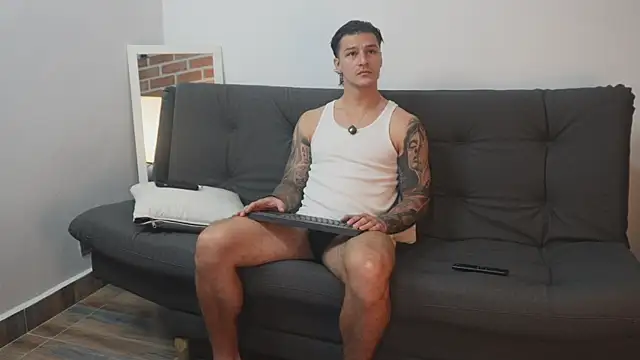 Snapshot of Dominick_walker chatting on November 16, 2025, 5:28 pm Dominick walker online show from November 16, 2025, 5:28 pm