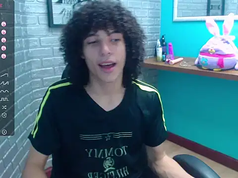 Mike Miiller  online show from December 16, 2025, 4:44 pm