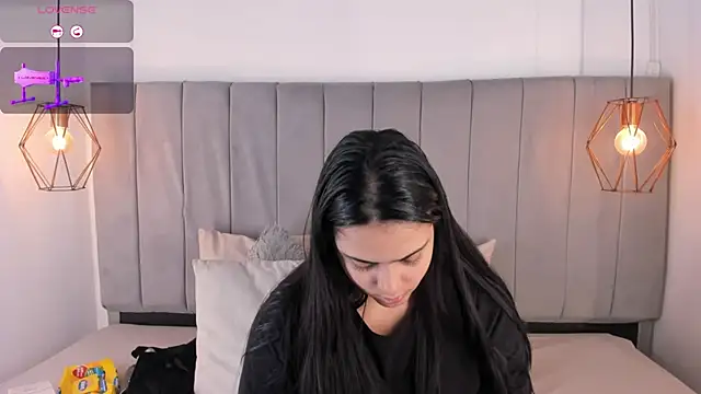 Pamela occoner  online show from December 15, 2025, 7:41 pm