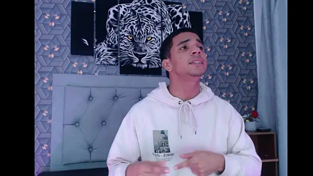 Natan Latino online show from October 16, 2025, 3:37 am