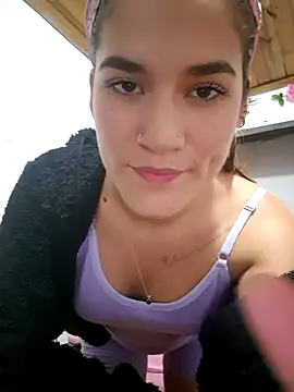 Snapshot of Gigihairy chatting on October 18, 2025, 11:07 pm Gigihairy online show from October 18, 2025, 11:07 pm