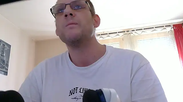 bull419M online show from October 17, 2025, 9:34 am