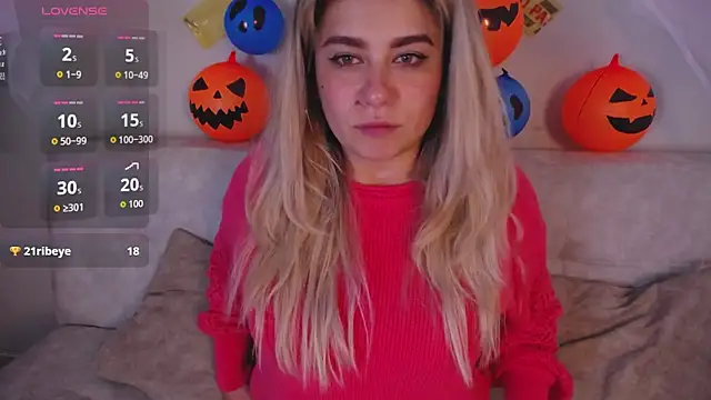 Snapshot of Sweet_Bella_Valery chatting on October 29, 2025, 10:09 pm Sweet Bella Valery online show from October 29, 2025, 10:09 pm