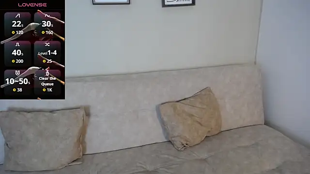 Snapshot of Sweet_Bella_Valery chatting on October 23, 2025, 9:35 pm Sweet Bella Valery online show from October 23, 2025, 9:35 pm