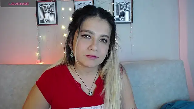 Sweet Bella Valery online show from May 7, 2026, 9:29 pm