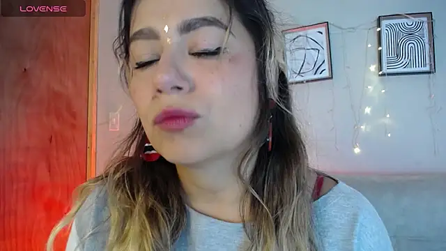 Sweet Bella Valery online show from May 4, 2026, 9:06 pm