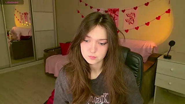 Snapshot of BellaSink chatting on November 29, 2025, 5:40 am BellaSink online show from November 29, 2025, 5:40 am