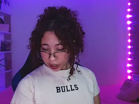 Medussa3033 online show from November 8, 2025, 2:04 am