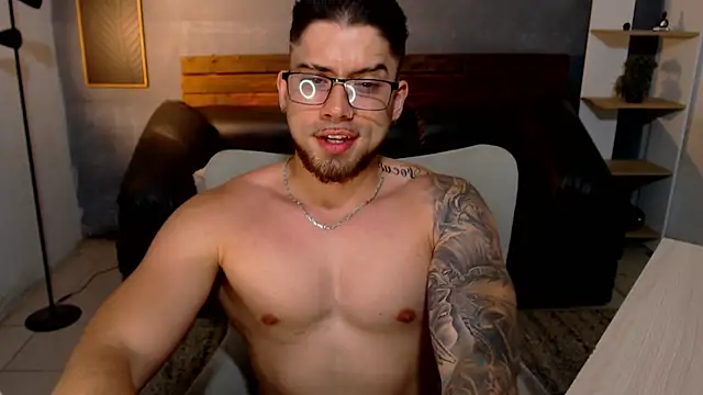 Mike montoya01 online show from June 26, 2026, 3:23 am