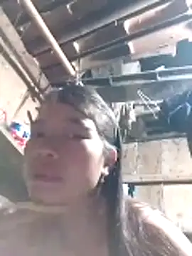 Snapshot of Erza-- chatting on October 29, 2025, 10:52 pm Erza-- online show from October 29, 2025, 10:52 pm