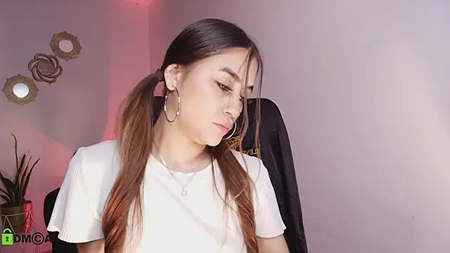 Snapshot of Aliss_rose chatting on November 15, 2025, 3:32 am Aliss rose online show from November 15, 2025, 3:32 am