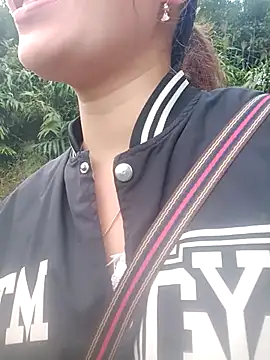 Snapshot of Myzak- chatting on February 7, 2026, 12:40 am Myzak- online show from February 7, 2026, 12:40 am