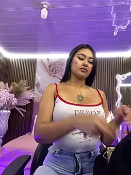 Emilux  online show from May 18, 2026, 12:10 pm