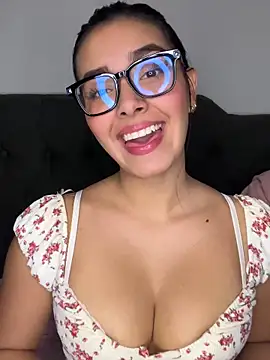 Snapshot of MiaSofia__ chatting on November 15, 2025, 4:05 am MiaSofia online show from November 15, 2025, 4:05 am