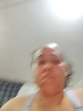 Karenmtroconiz online show from December 14, 2025, 7:30 pm