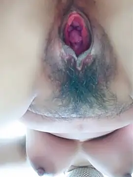 Snapshot of piug321 chatting on November 17, 2025, 8:18 am piug321 online show from November 17, 2025, 8:18 am