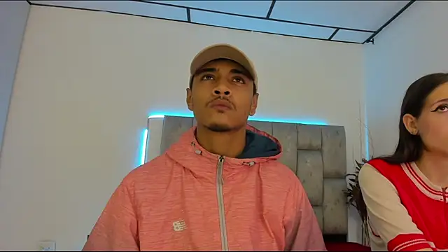 Snapshot of SweetAndSinful chatting on December 4, 2025, 3:49 am SweetAndSinful online show from December 4, 2025, 3:49 am