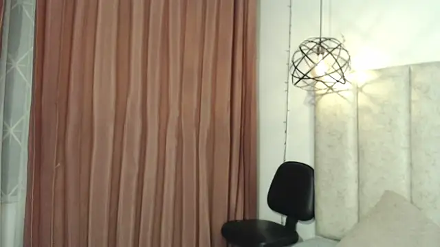 Snapshot of antonella_rosecs chatting on December 4, 2025, 4:44 am antonella rosecs online show from December 4, 2025, 4:44 am