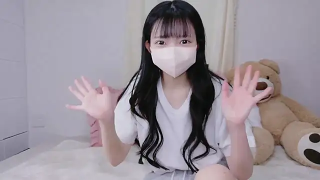 Snapshot of Mirai_oO16Oo chatting on October 20, 2025, 7:31 am Mirai oO16Oo online show from October 20, 2025, 7:31 am