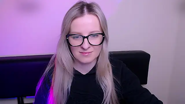 AllaLeomz online show from February 3, 2026, 8:52 am