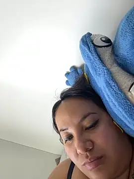 antoniamiller69 online show from November 16, 2025, 1:05 pm