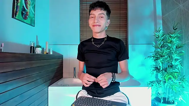 Snapshot of Tiam_muller chatting on October 25, 2025, 4:00 am Tiam muller online show from October 25, 2025, 4:00 am