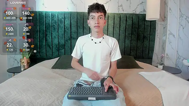 Snapshot of Tiam_muller chatting on October 28, 2025, 4:13 am Tiam muller online show from October 28, 2025, 4:13 am