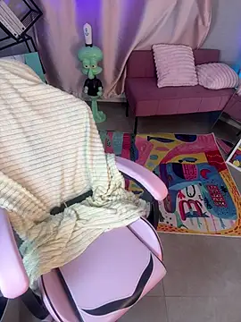 Snapshot of cold_blondie chatting on July 19, 2026, 5:38 am cold blondie online show from July 19, 2026, 5:38 am