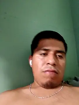 Snapshot of Penelargo1233r chatting on October 19, 2025, 7:44 am Penelargo1233r online show from October 19, 2025, 7:44 am