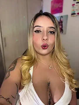  Ninasanz online show from May 7, 2026, 2:38 am