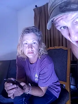 Snapshot of blostacks chatting on October 16, 2025, 12:08 am blostacks online show from October 16, 2025, 12:08 am