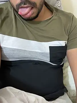 Handsome8677 online show from February 4, 2026, 8:26 pm