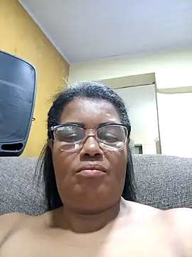 Snapshot of Pessoa54 chatting on December 5, 2025, 12:10 am Pessoa54 online show from December 5, 2025, 12:10 am