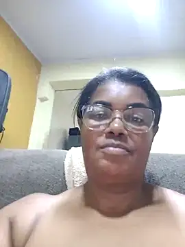 Snapshot of Pessoa54 chatting on February 8, 2026, 11:02 pm Pessoa54 online show from February 8, 2026, 11:02 pm